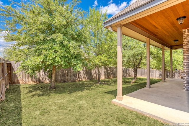 view of yard with a patio area