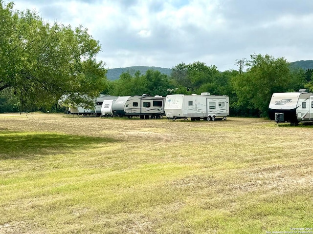 view of yard with a mountain view