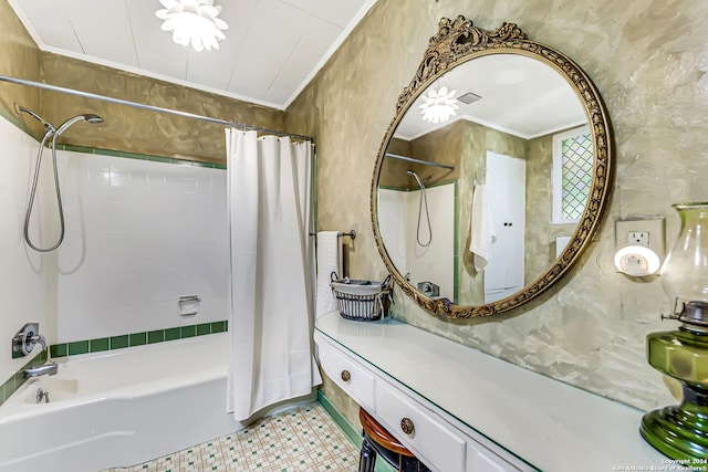 bathroom featuring shower / tub combo with curtain