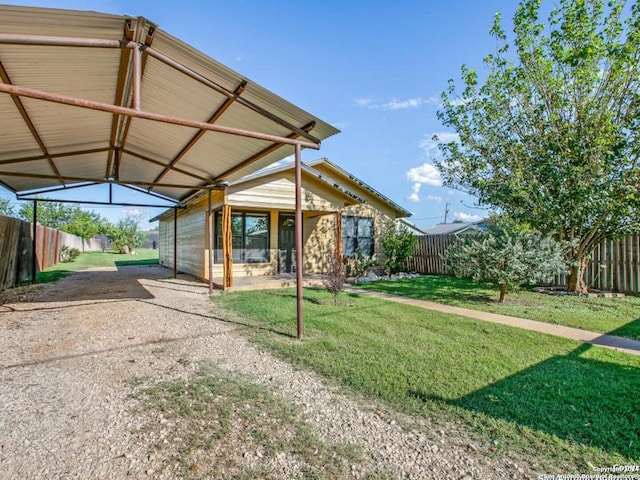 view of yard featuring a patio area