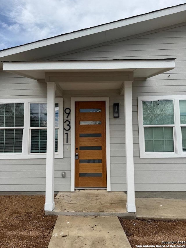 view of entrance to property