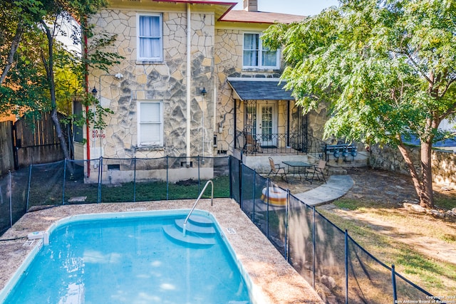 view of swimming pool