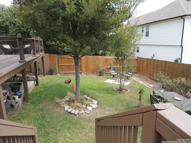 view of yard with a patio