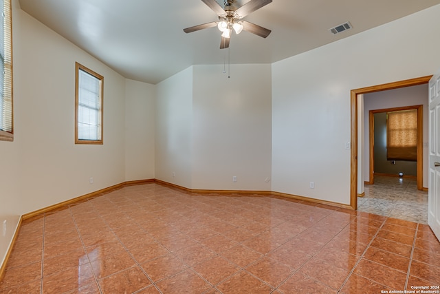 empty room with ceiling fan