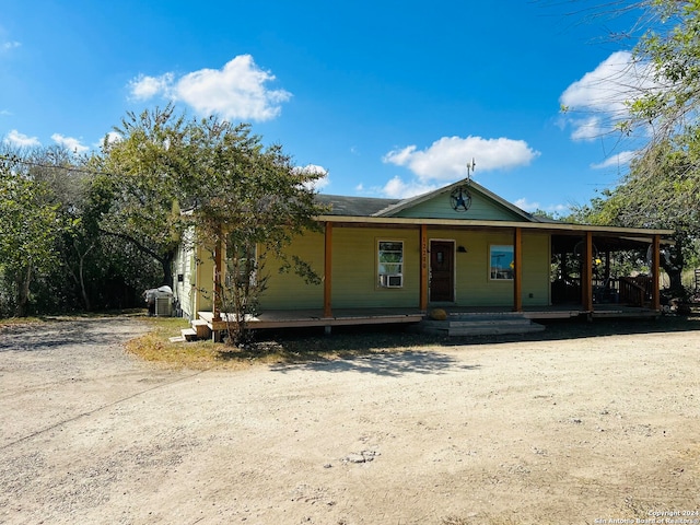 view of front of home with covered porch