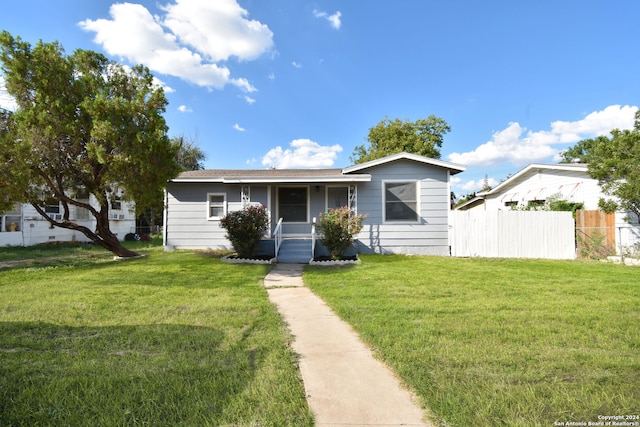 view of front of property with a front yard