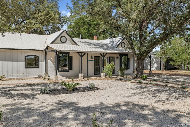 view of front facade featuring covered porch