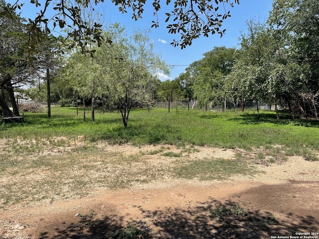 Listing photo 3 for 384 Siesta Dr, Bandera TX 78003