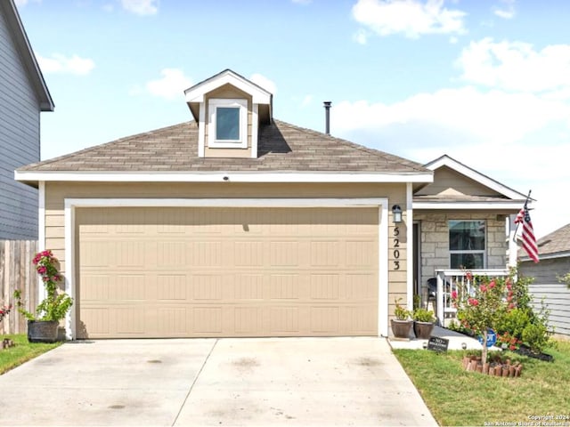 view of front facade featuring a garage