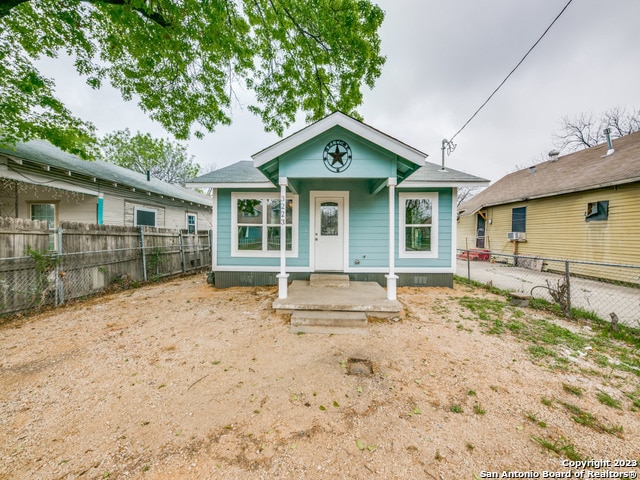 bungalow-style house with covered porch