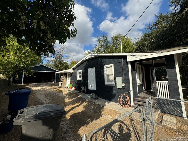 view of front of property