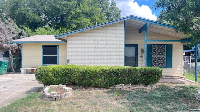 view of front of house