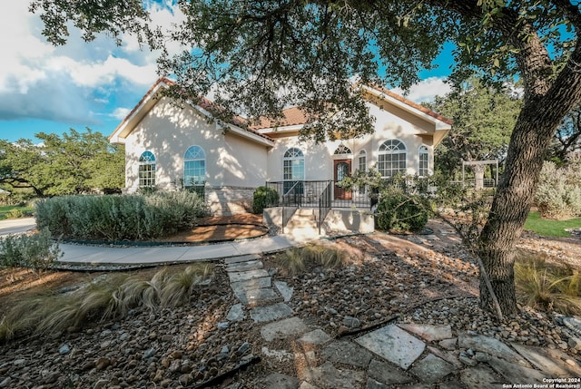 view of mediterranean / spanish-style home