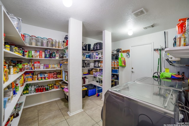 pantry with washer and dryer