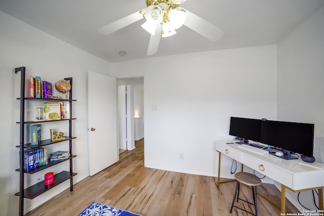 office area featuring light wood-type flooring and ceiling fan