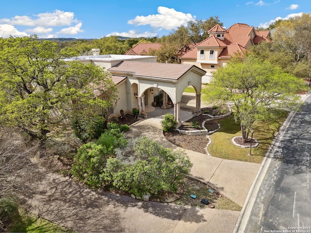 exterior space featuring a front lawn