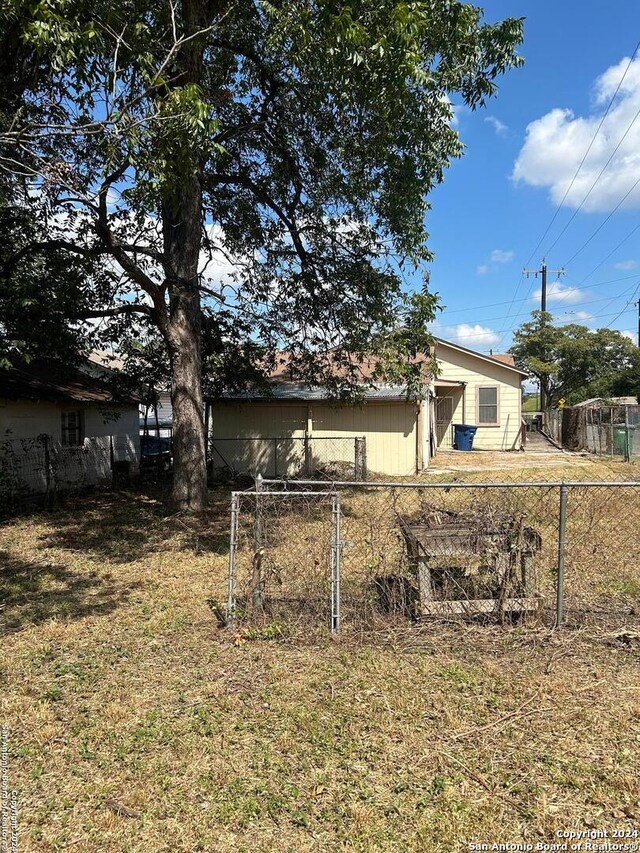 exterior space with a yard