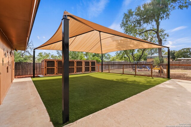 view of yard with a patio