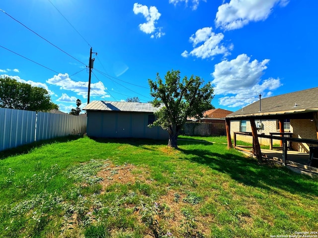 133 Rio Grande St, Uvalde, TX 78801 - view of yard