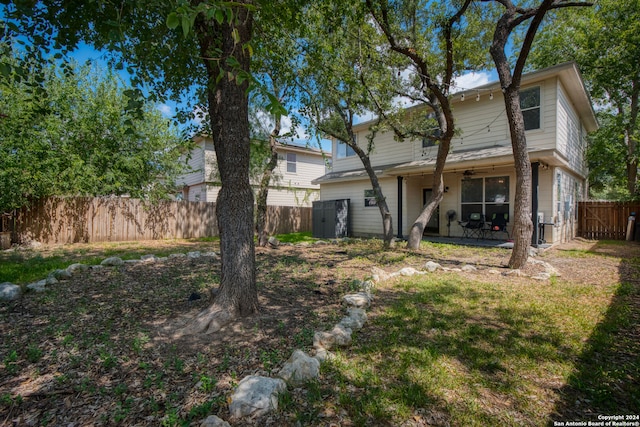 view of yard with a patio area