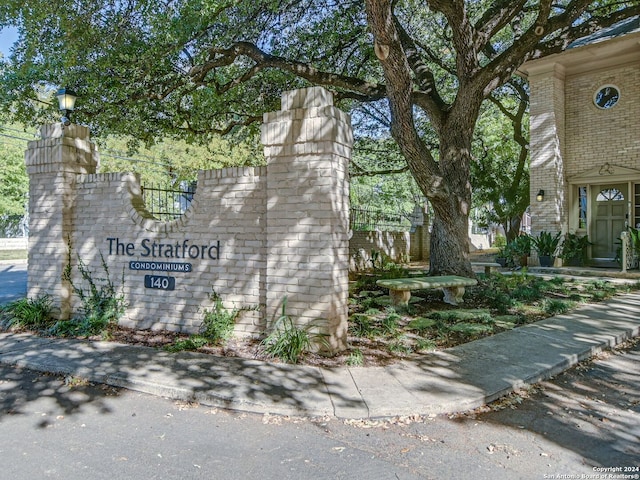 view of community / neighborhood sign