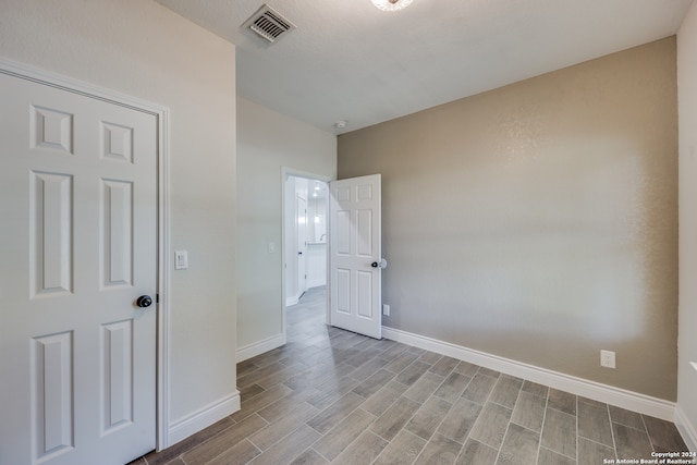 empty room featuring light hardwood / wood-style flooring