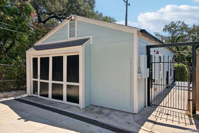 view of outbuilding