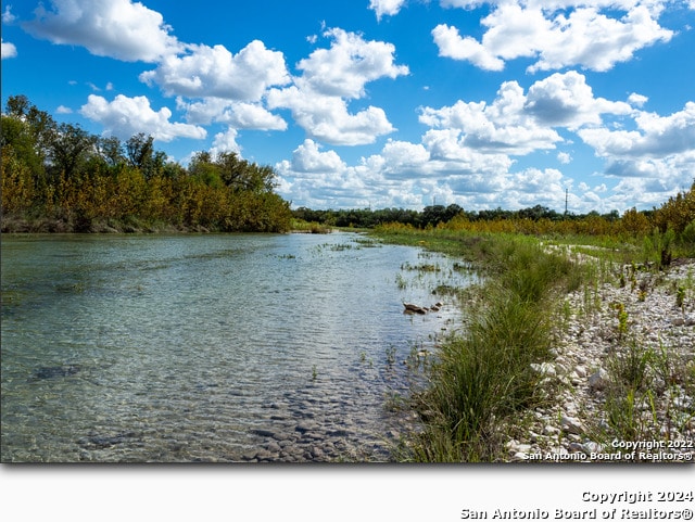 Listing photo 2 for 8 State Highway 55, Uvalde TX 78801