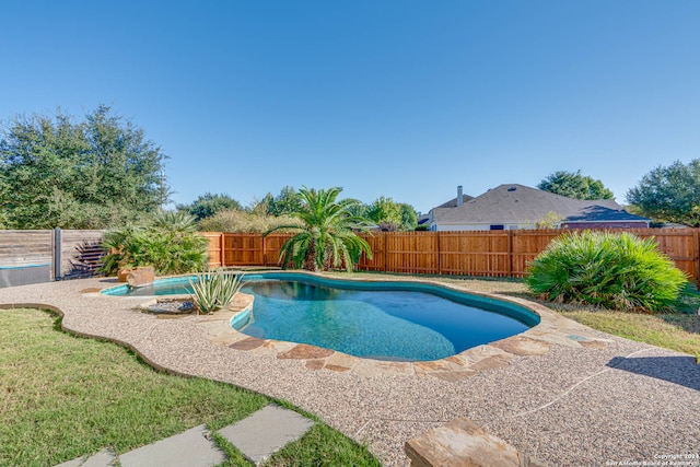 view of swimming pool