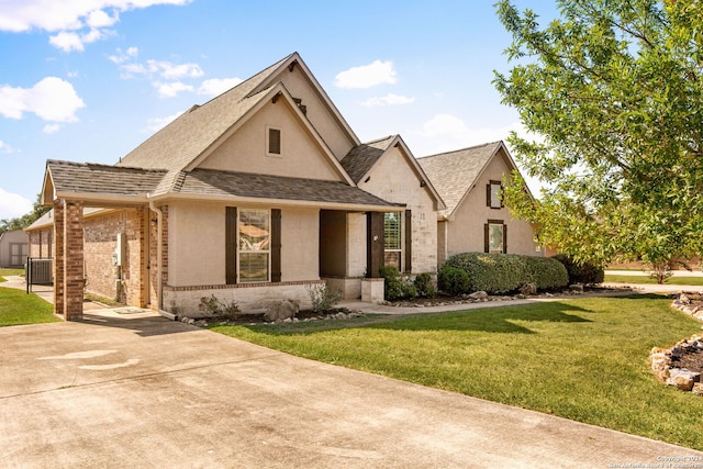 view of front of house featuring a front yard