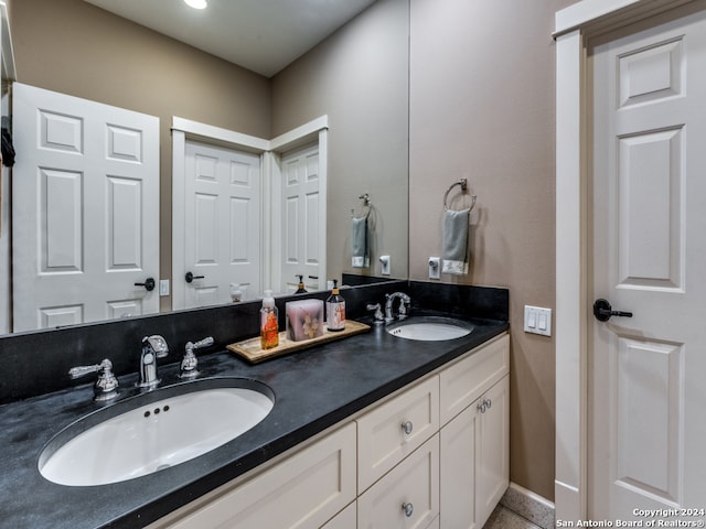 bathroom with vanity