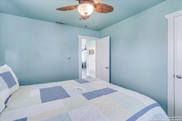 bedroom with ceiling fan