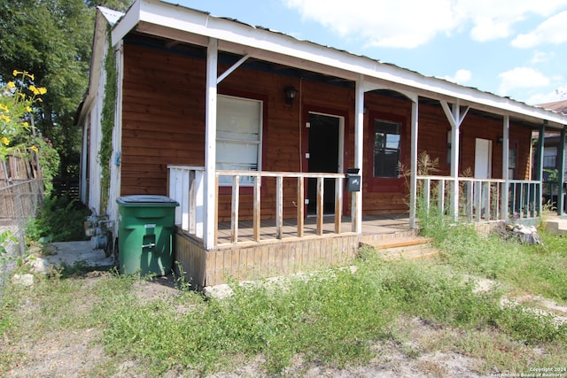 view of front of property with covered porch