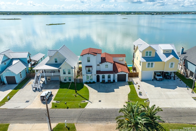 bird's eye view with a water view