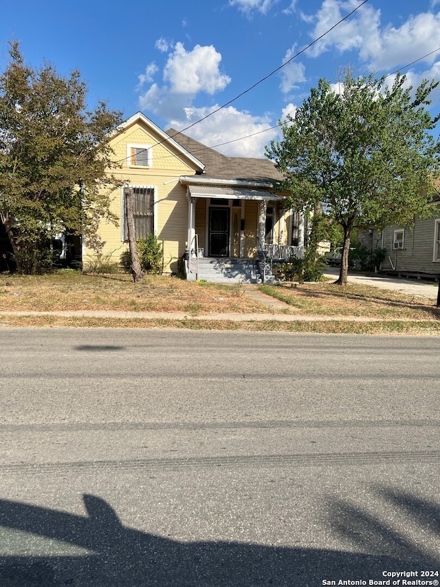 view of front of property with a porch