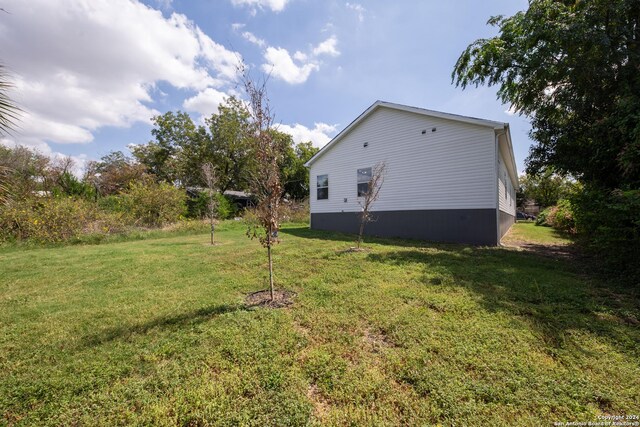 219 Gray St, San Antonio, TX 78208 - view of yard
