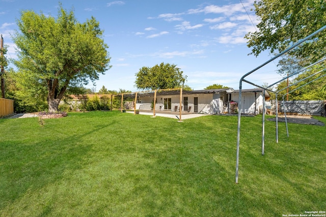 view of yard with a patio area