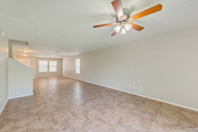 empty room with ceiling fan