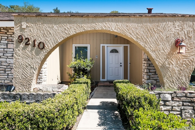 view of property entrance