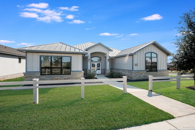 view of front of property with a front yard