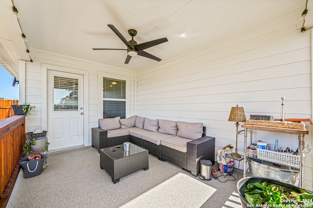 view of patio featuring ceiling fan and outdoor lounge area