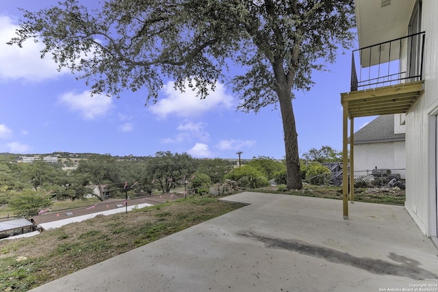 4207 High Sierra, San Antonio, TX 78228 - view of yard with a patio area and a balcony