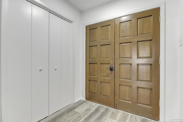4207 High Sierra, San Antonio, TX 78228 - foyer entrance with light wood finished floors