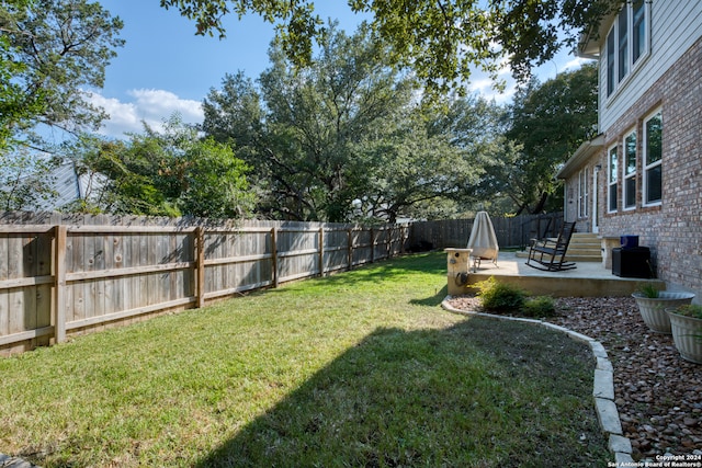 view of yard with a patio area