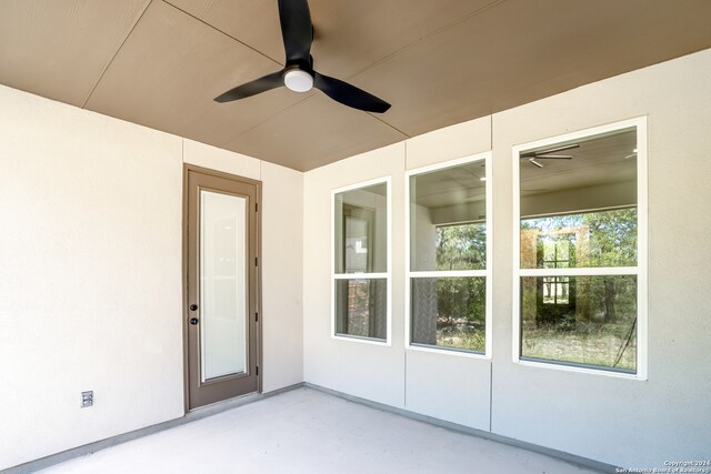 view of patio with ceiling fan