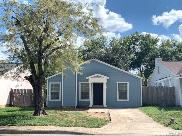 view of front of house with a front yard