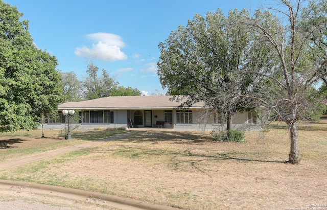 view of front of house featuring covered porch