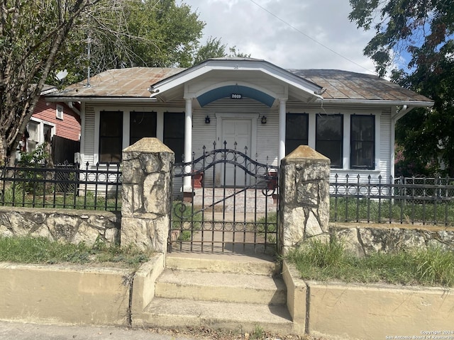 2019 Martin Luther King Dr, San Antonio, TX 78203 - bungalow-style home with a gate and a fenced front yard