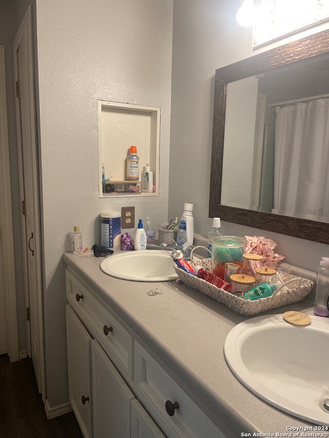 bathroom featuring vanity