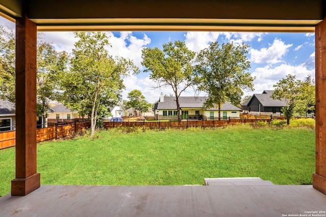 view of yard featuring a patio